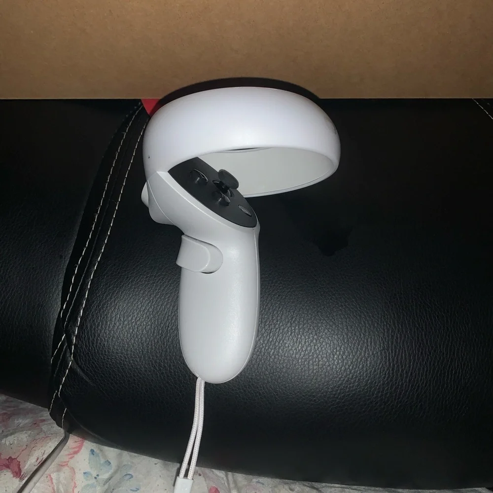 White oculus quest two